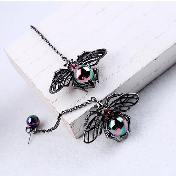 New long insect  drop earrings - Picture 5 of 6